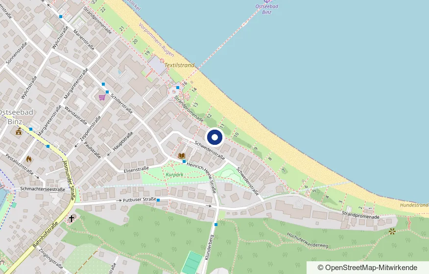 Stadtplan Ostseebad Binz: Die Strandvillen liegen an der Strandpromenade 17 – 19, zwischen Strand und Schwedenstraße, nahe Kurpark und Seebrücke